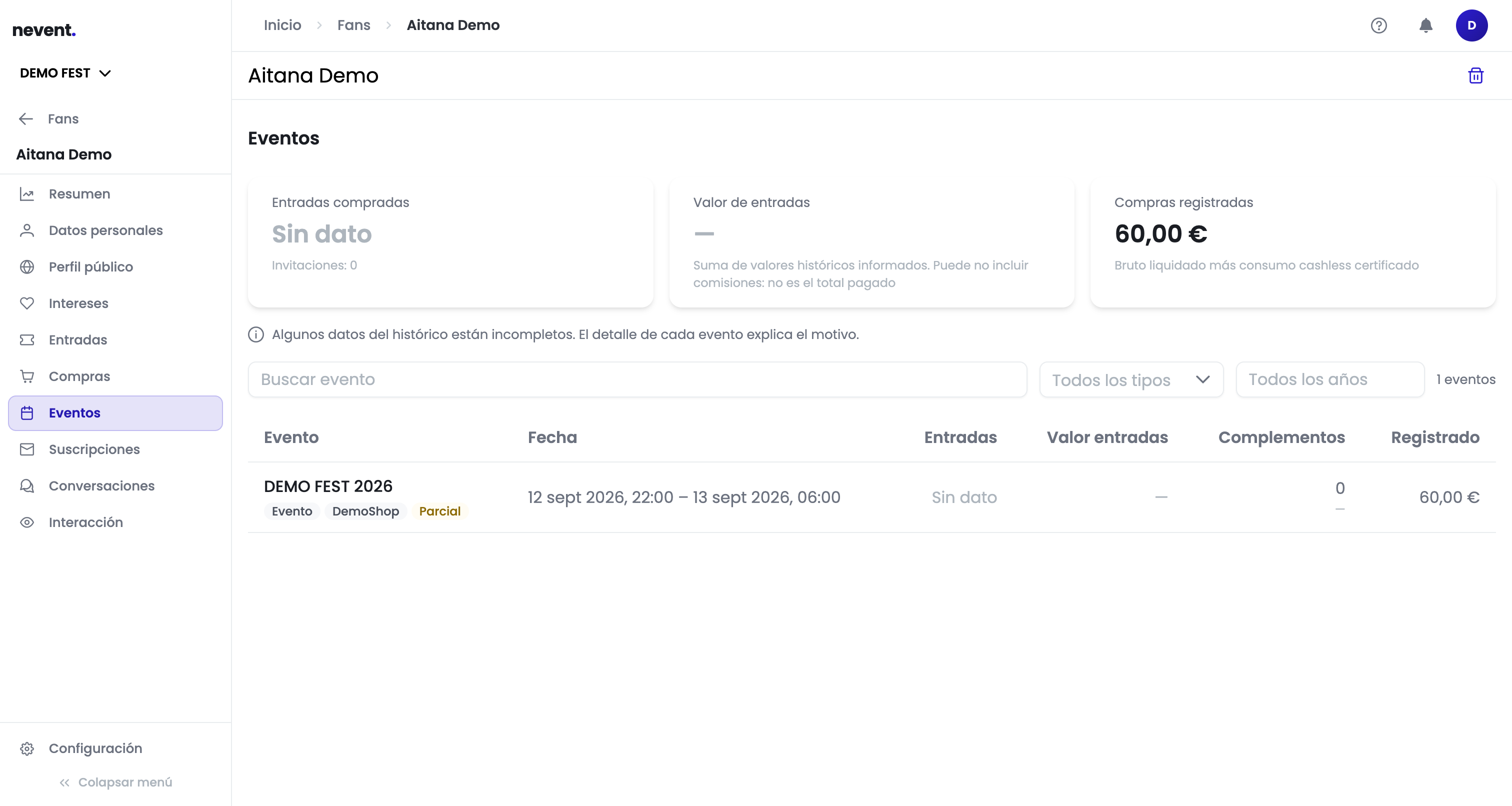 Pestaña Eventos de la ficha del fan Aitana Demo, con las tarjetas Entradas compradas, Valor de entradas y Compras registradas, el aviso de datos incompletos y la tabla con un evento
