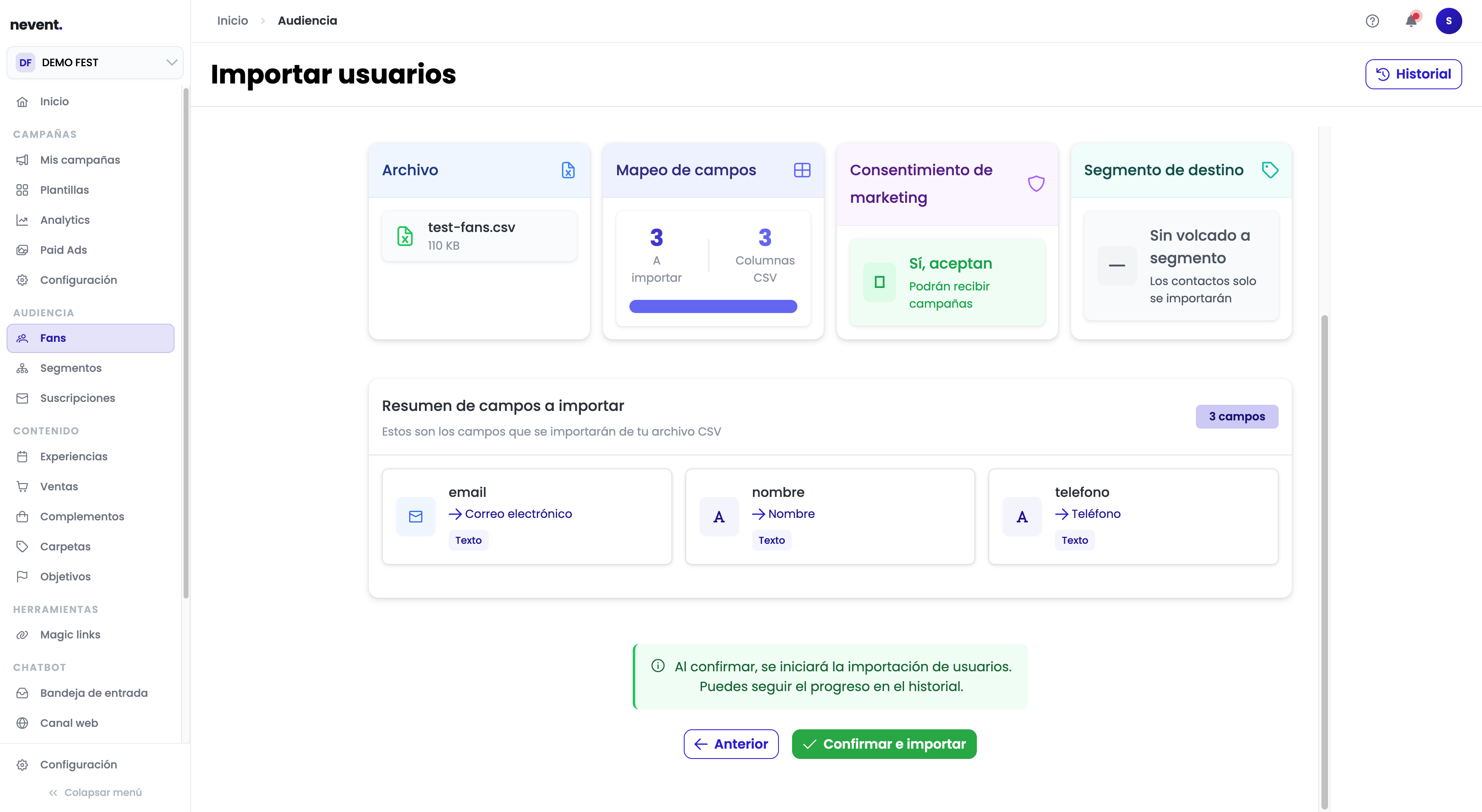 Pantalla de revisión final con el resumen de la importación: archivo "test-fans.csv", mapeo de 3 campos (email, nombre, telefono), consentimiento "Sí, aceptan" y "Sin volcado a segmento", con el botón verde "Confirmar e importar"