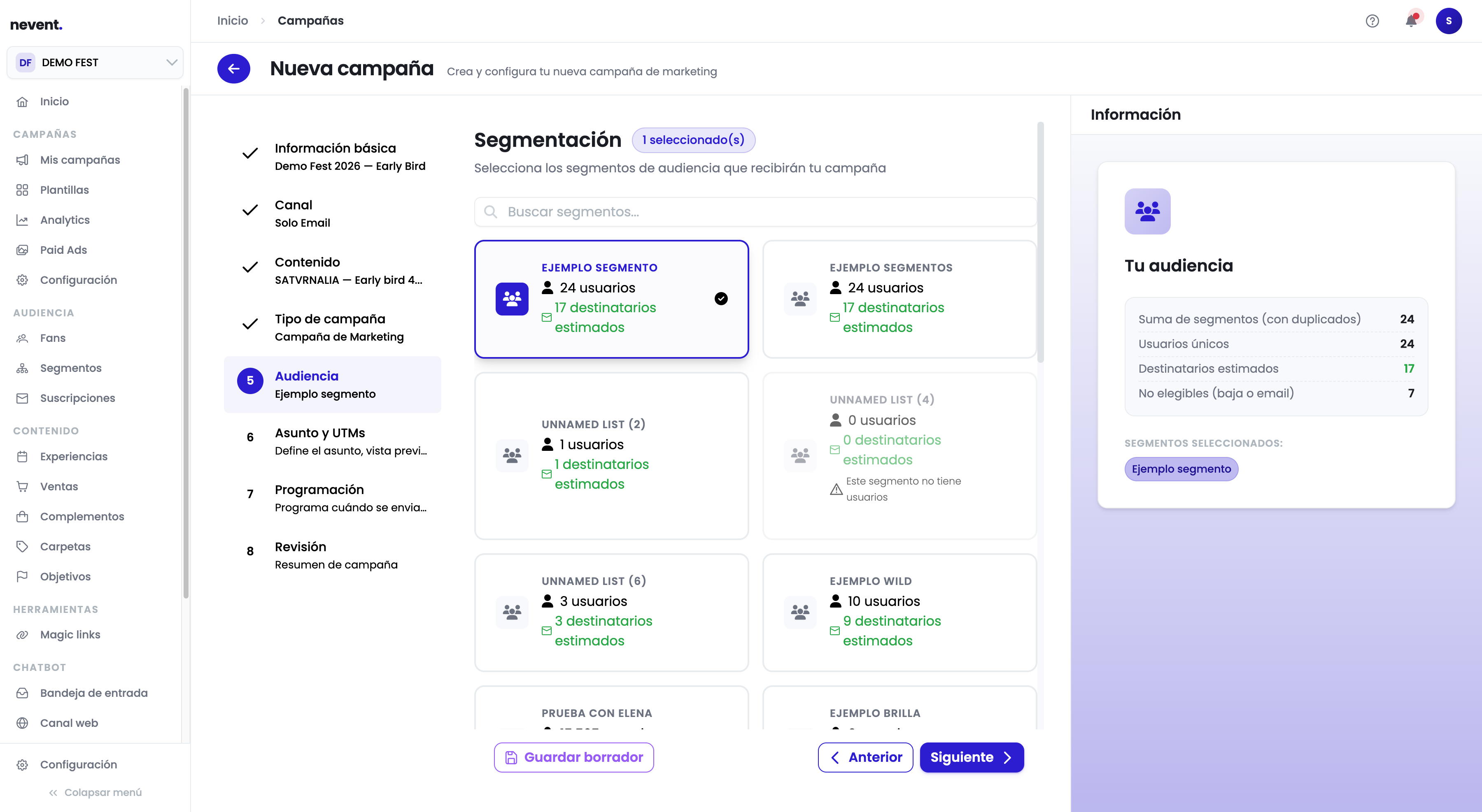 Segmento seleccionado con el panel derecho mostrando las estadísticas: usuarios únicos, destinatarios estimados y segmentos no elegibles