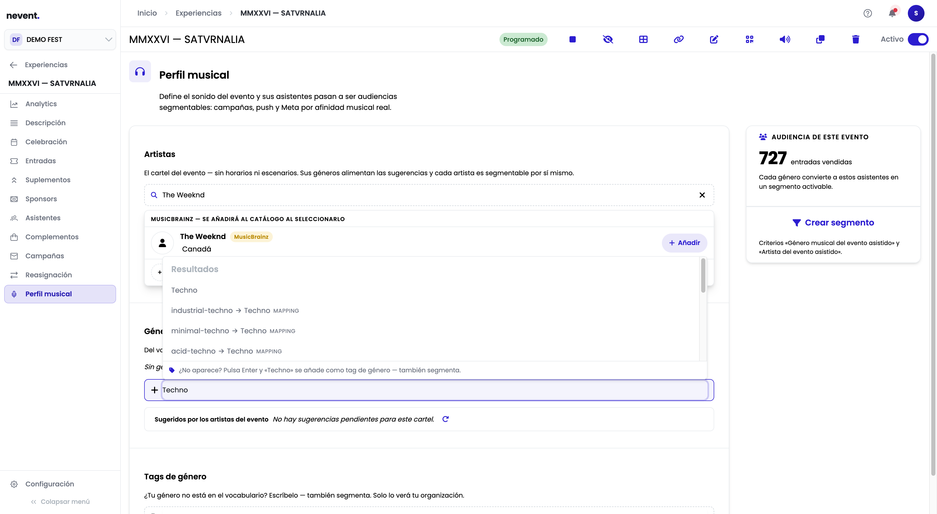Autocompletado de géneros buscando "Techno": aparece "Techno" del vocabulario Nevent y los mappings "industrial-techno → Techno", "minimal-techno → Techno" y "acid-techno → Techno", con la opción "¿No aparece? Pulsa Enter y «Techno» se añade como tag de género, también segmenta"