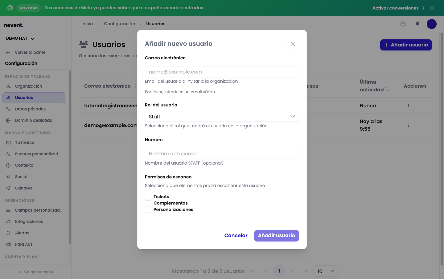 Ventana Añadir nuevo usuario con el rol Staff seleccionado, mostrando los campos adicionales de Nombre y Permisos de escaneo con las opciones Tickets, Complementos y Personalizaciones