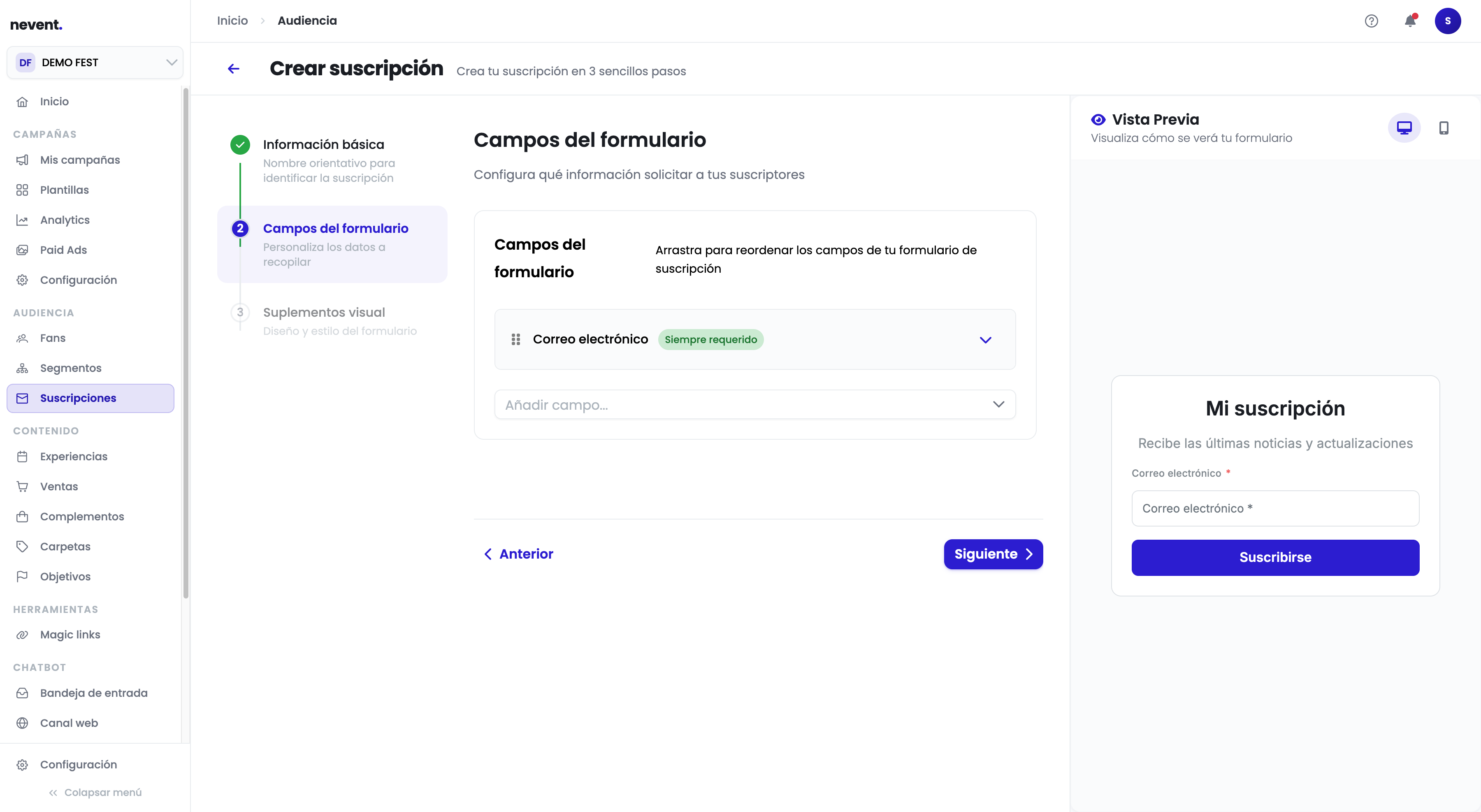 Pantalla "Campos del formulario" con el campo Correo electrónico marcado como "Siempre requerido" y el selector desplegable "Añadir campo..." para agregar más campos